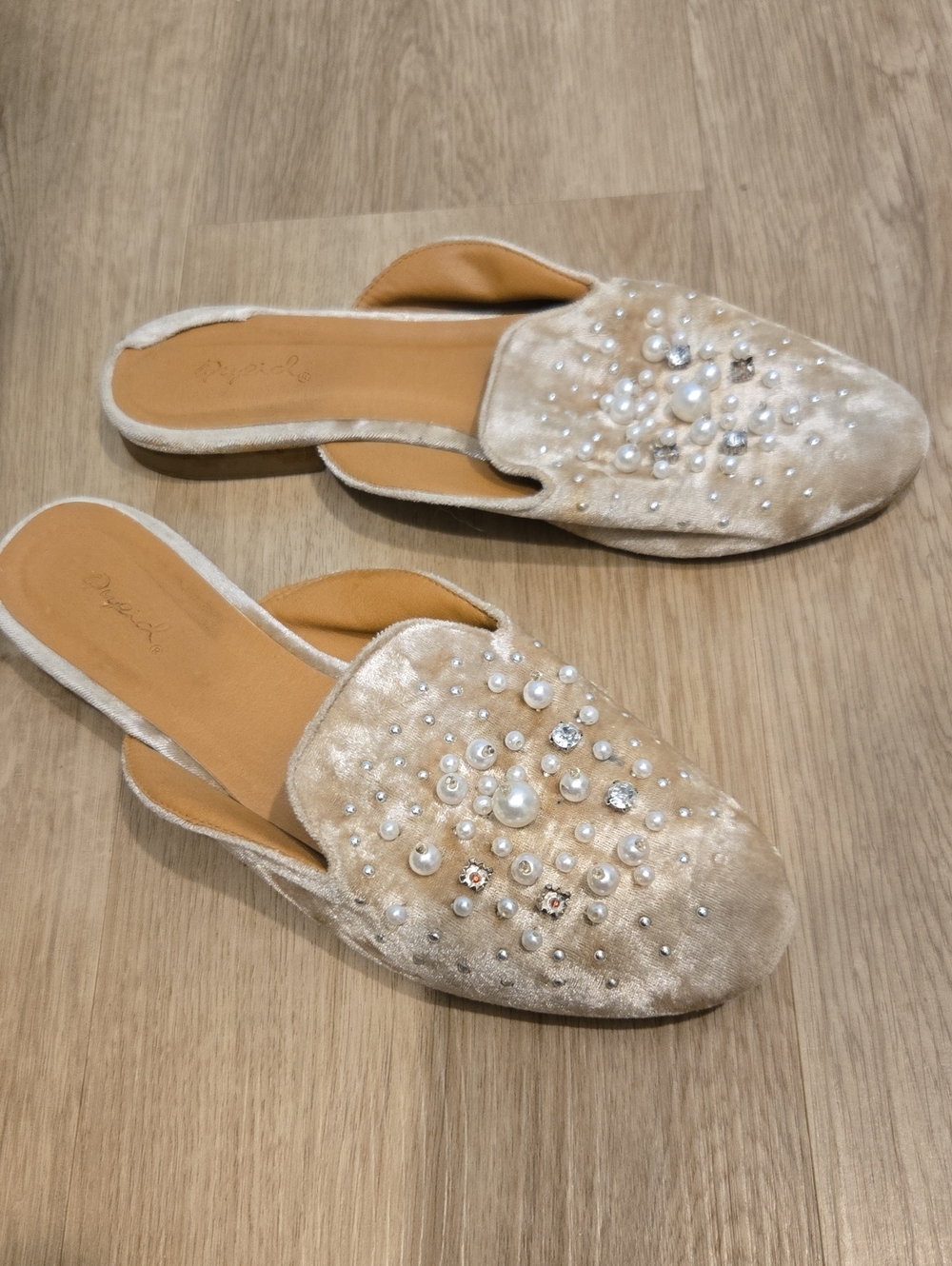 Qupid Pearl & Crystal Embellished Velvet Mules - Cream